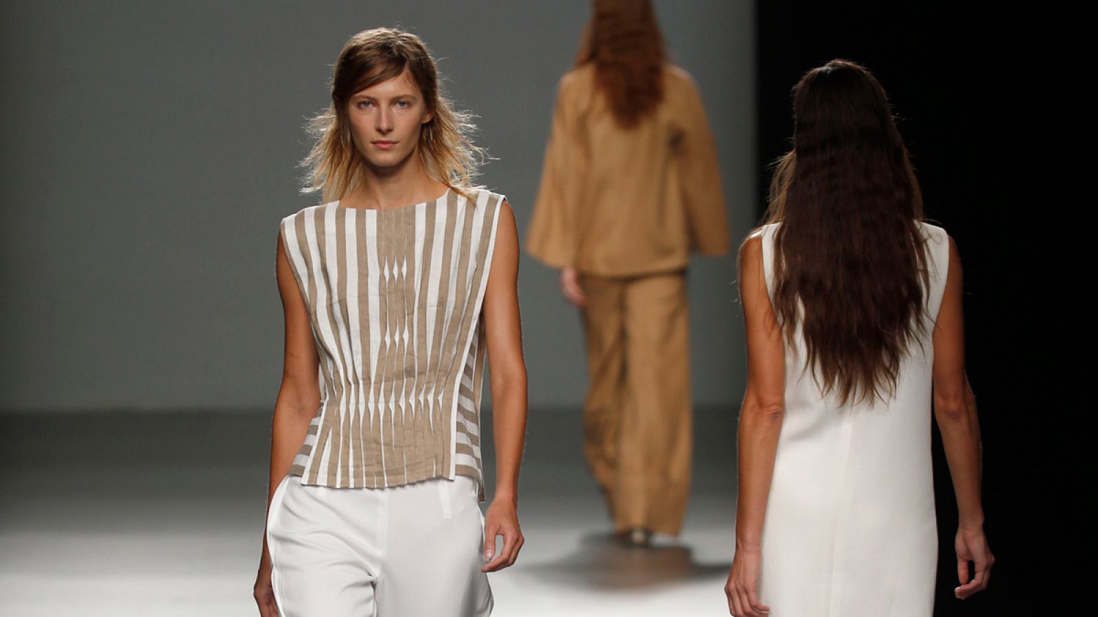 Desfile de la casa Ángel Schlesser. EFE