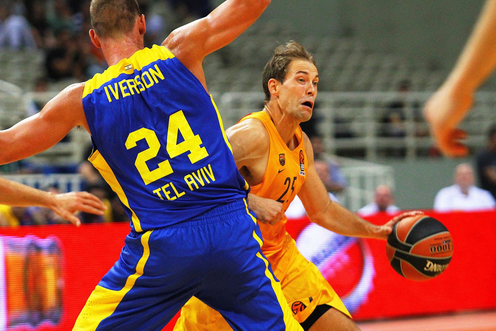 Petteri Koponen en un partido de pretemporada del Barça ante el Maccabi