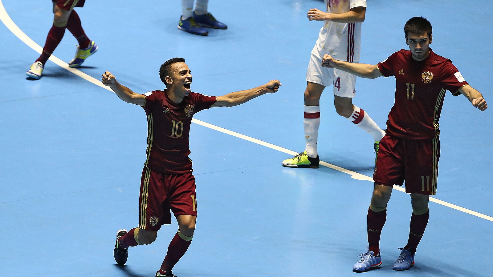 Rusia vence a España 6-2 y pasa a semifinales