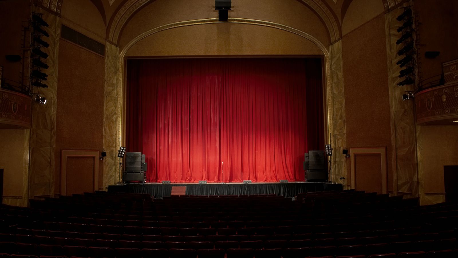 Solo ocho de cada cien actores españoles ingresan al año más de 12.000 euros.