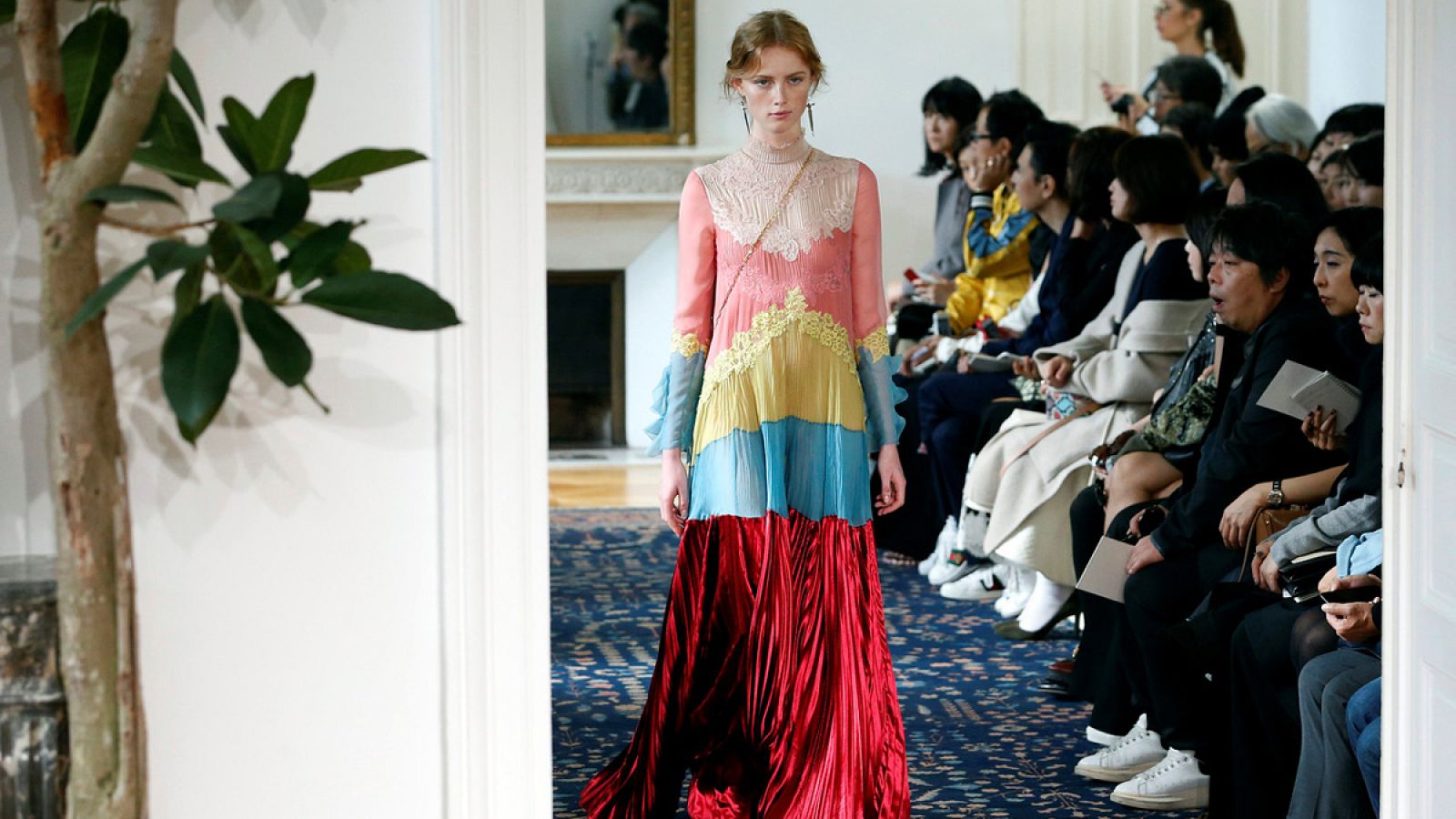 El lujo joven de Valentino. AFP