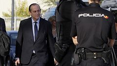 Rodríguez Ponga dice que su tarjeta de Caja Madrid era una remuneración que no debía justificar