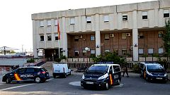 La policía busca por toda España a 26 inmigrantes fugados del CIE de Murcia