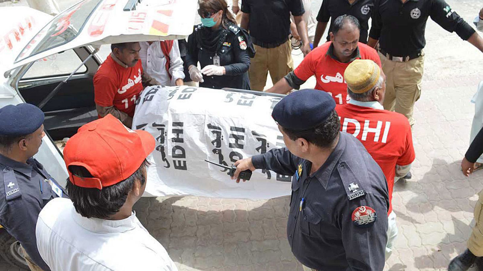 El asesinato de Qandeel Baloch, una celebridad en Pakistán, a manos de su hermano ha removido la conciencia de la sociedad.