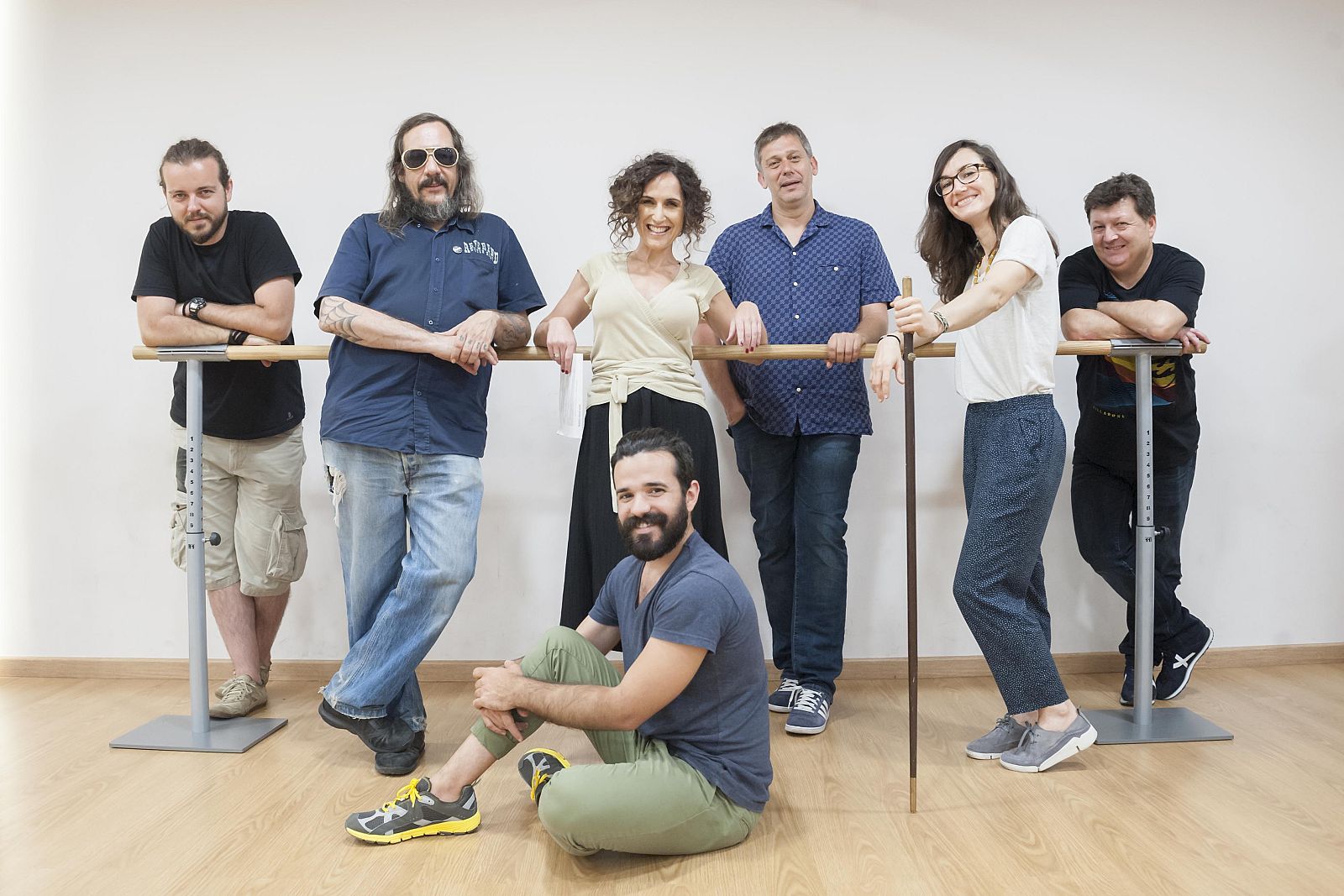 El equipo de 'Cachitos de hierro y cromo', preparados para 'Danzad'