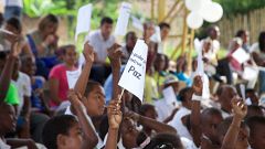 El día en que una niña colombiana conoció la paz