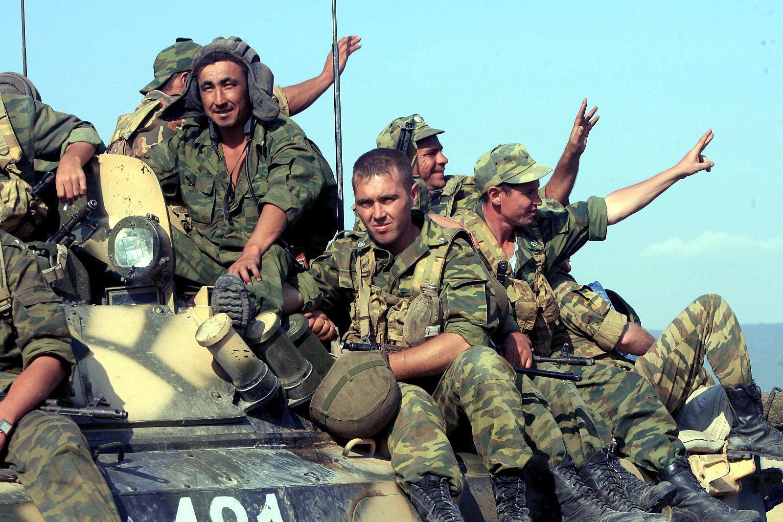 Rusia retira sus tropas de Georgia