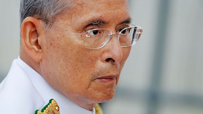 Muere el rey Bhumibol de Tailandia, el monarca que más años ha estado en el trono