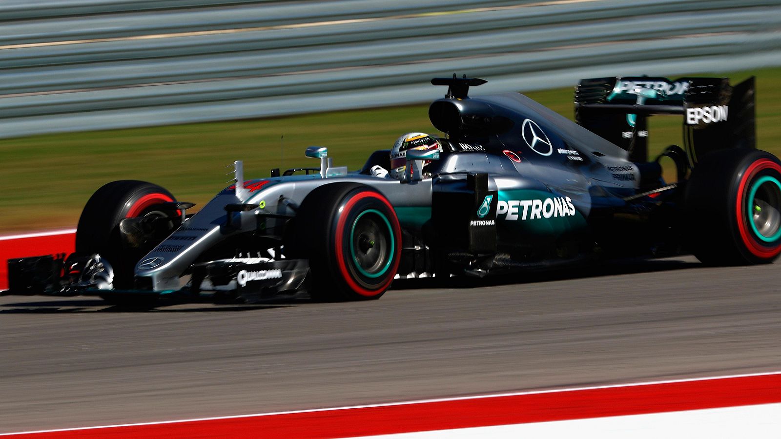 Hamilton logra la 'pole' en Austin