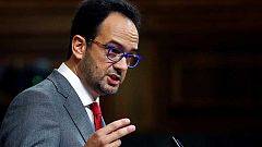Hernando justifica la abstención pero advierte a Rajoy: "No es un apoyo ni a su Gobierno ni a sus políticas"
