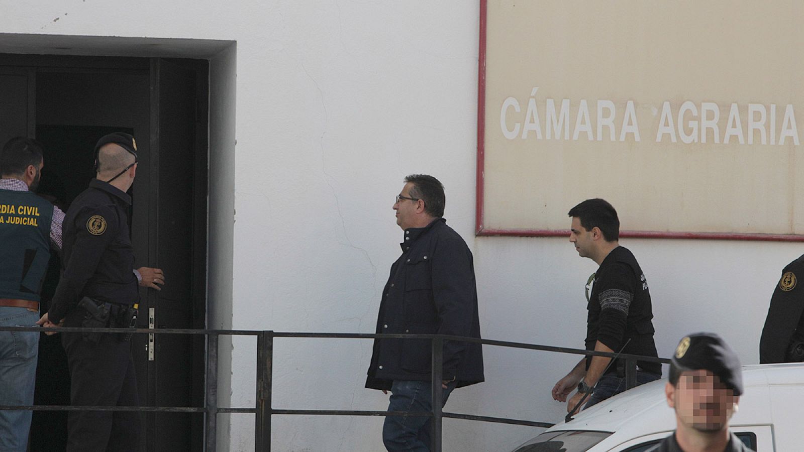 El secretario general de UPA-UCE en Extremadura, Ignacio Huertas, a su llegada a la sede de su organización en Mérida