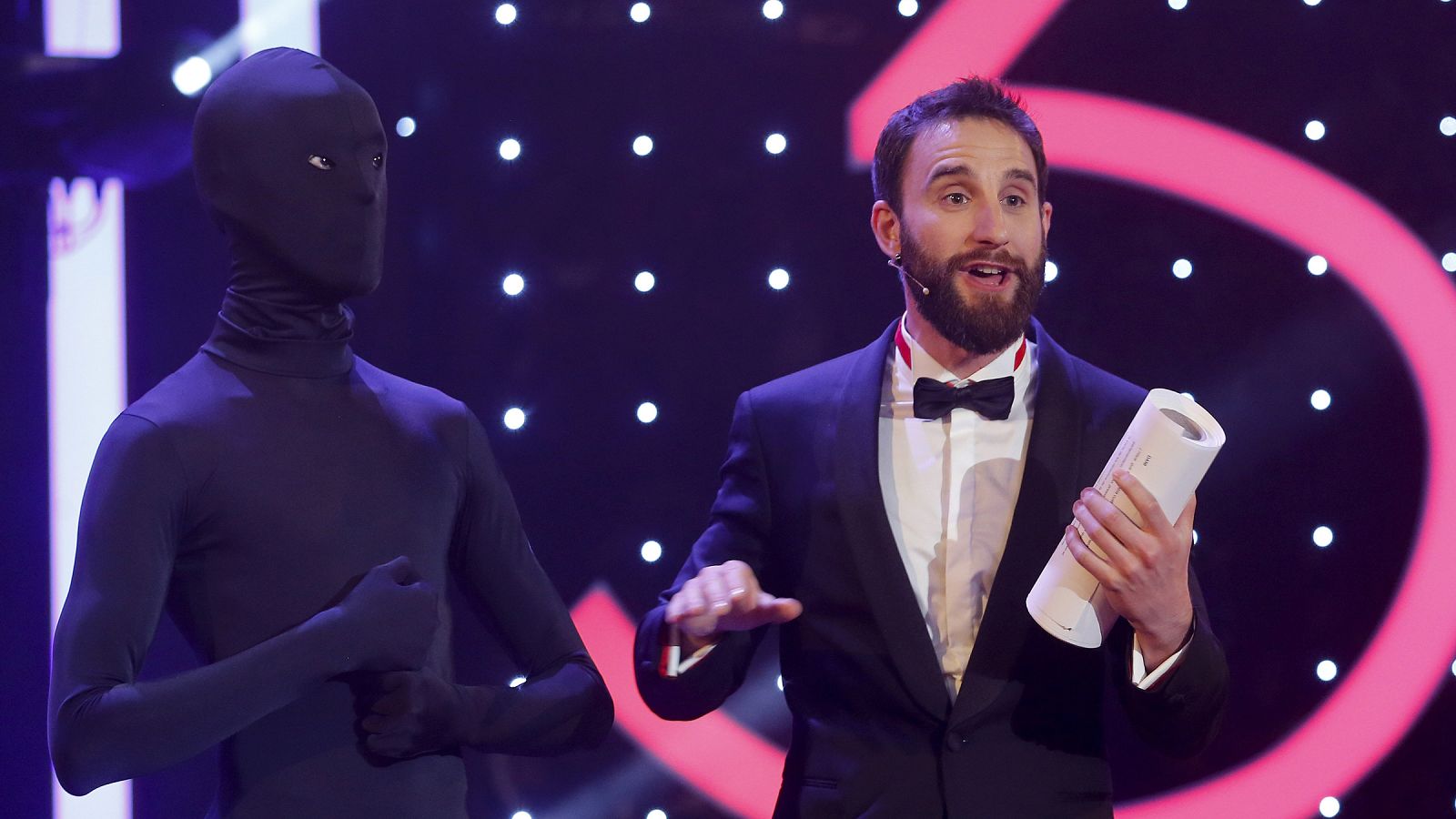 El presentador Dani Rovira durante la ceremonia de la 30 edición de los Premios Goya el 6 de febrero de 2016.