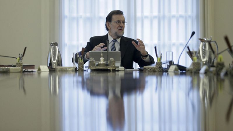 Rajoy pide a su nuevo Consejo de Ministros que "hablen, dialoguen y pacten mucho"