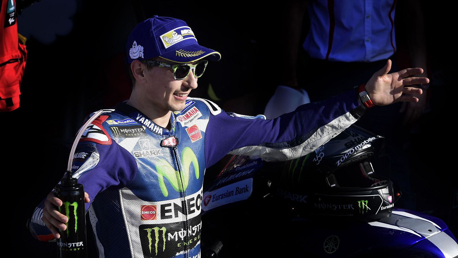 Lorenzo se despide de Yamaha con una victoria
