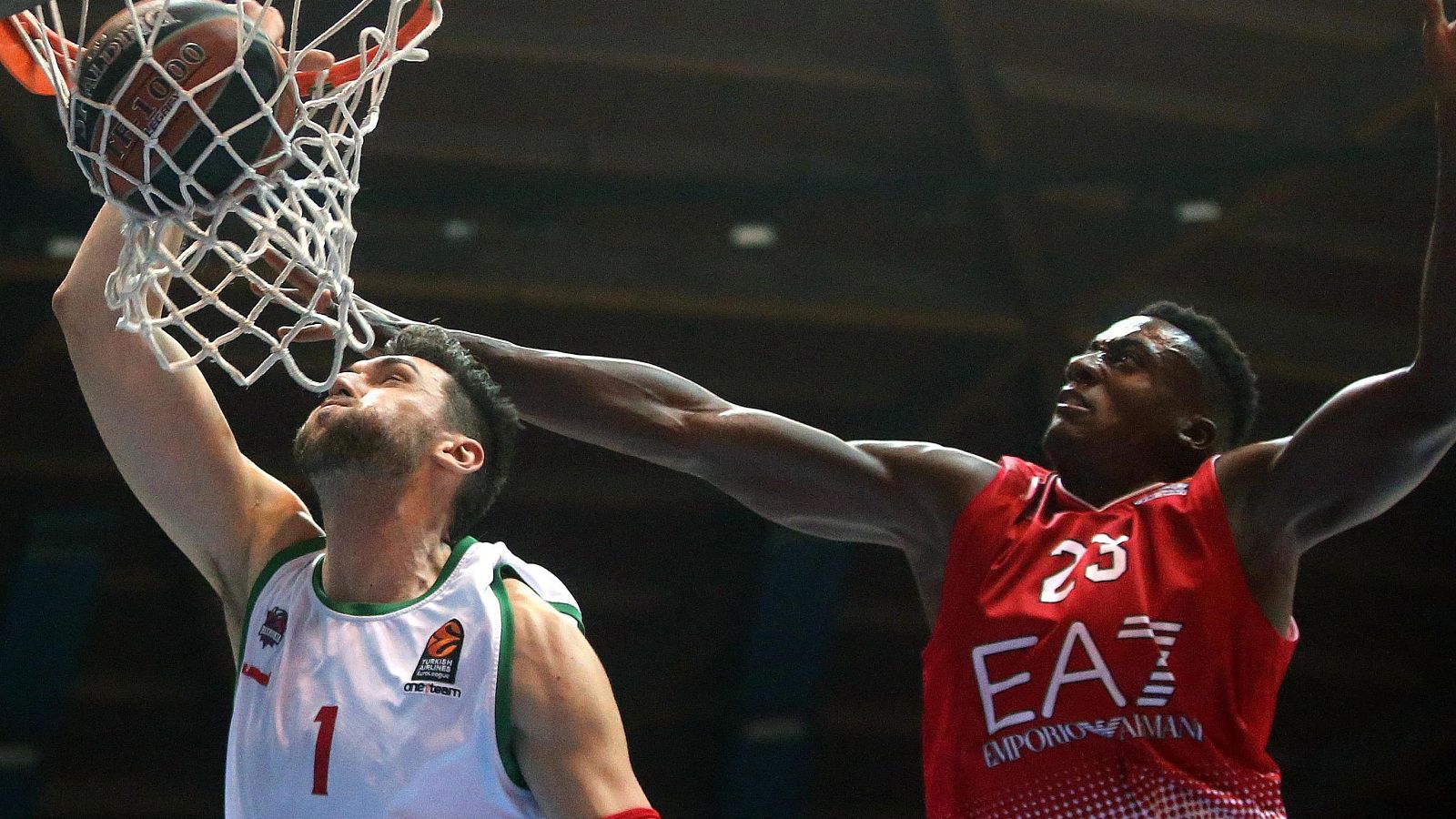 EA7 Emporio Armani MilÃ¡n y Baskonia Vitoria Gasteiz