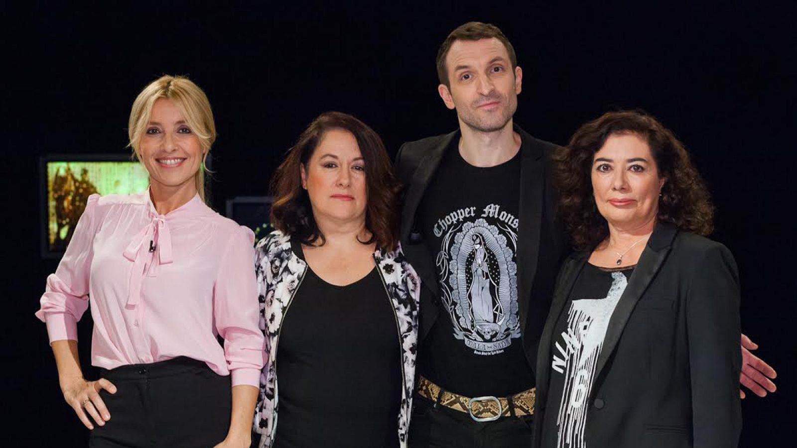 Cayetana Guillén Cuervo con Chus Gutiérrez, Elena Manrique y Julián Villagrán