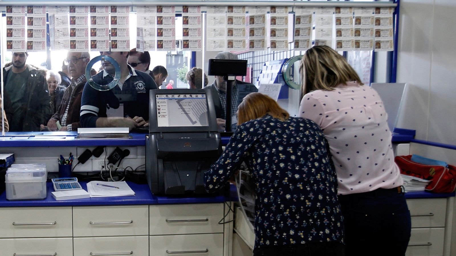 Una administración de lotería en Alacuás (Valencia) donde se venden décimos del sorteo de Navidad