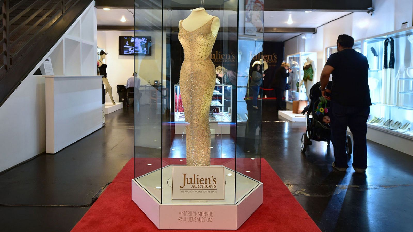 Vendido por 4,8 millones de dólares el vestido con el que Marilyn cantó el "Happy Birthday Mr. President"