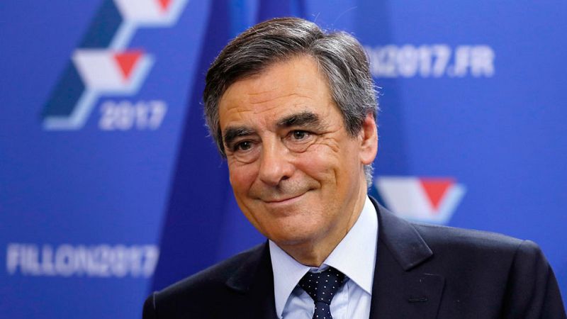 Fillon y Juppé se disputarán en segunda vuelta el liderazgo conservador y Sarkozy se queda fuera