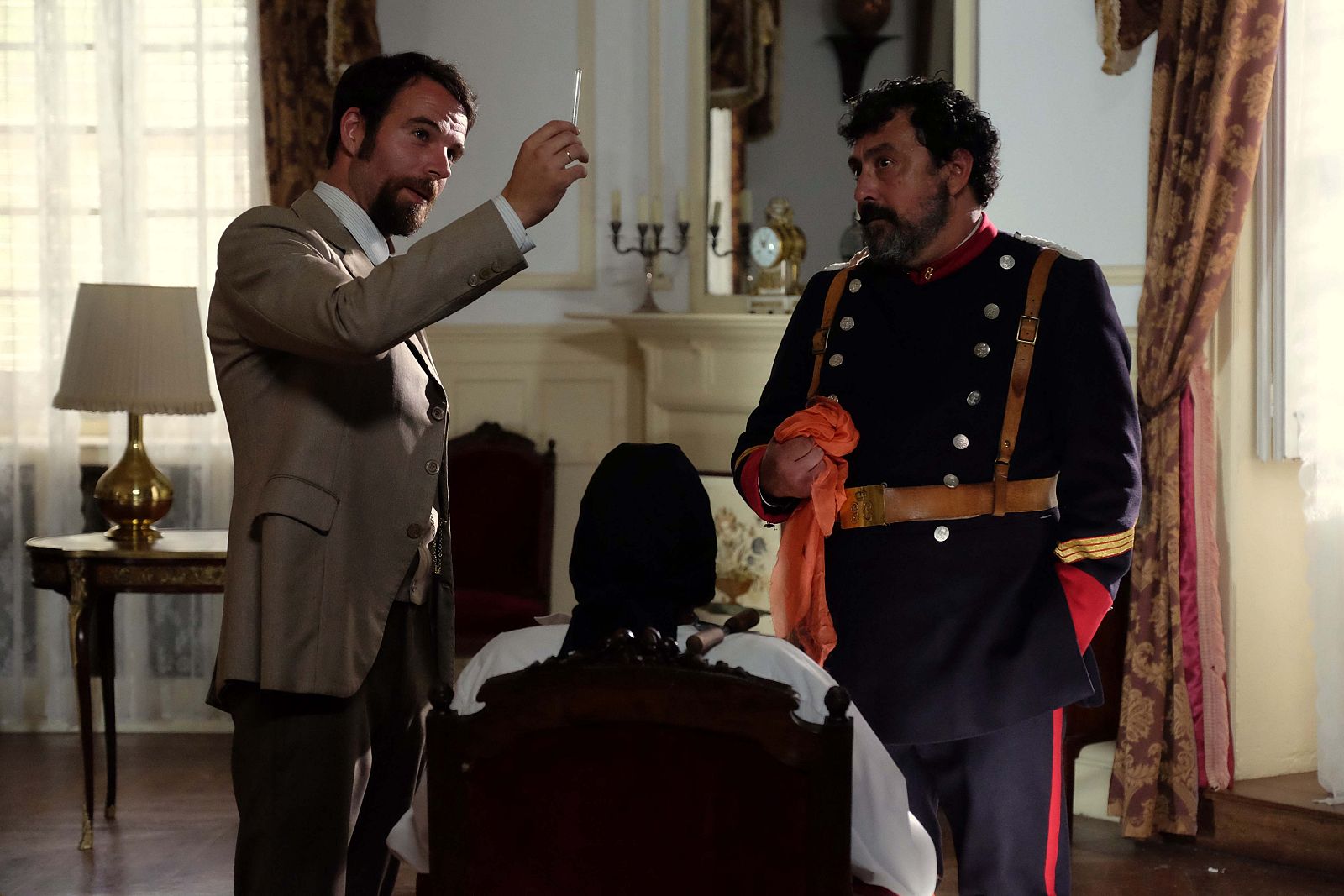 Ros y Giralda en la escena del crimen