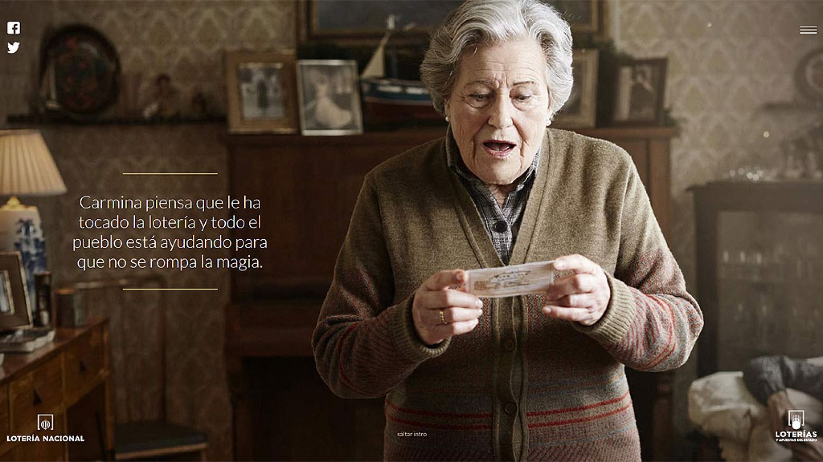 Carmina es una maestra jubilada que por un despiste cree que le ha tocado 'El Gordo'.