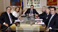 El Gobierno ofrece "diálogo constructivo" para subir el salario mínimo y "mejorar" la reforma laboral