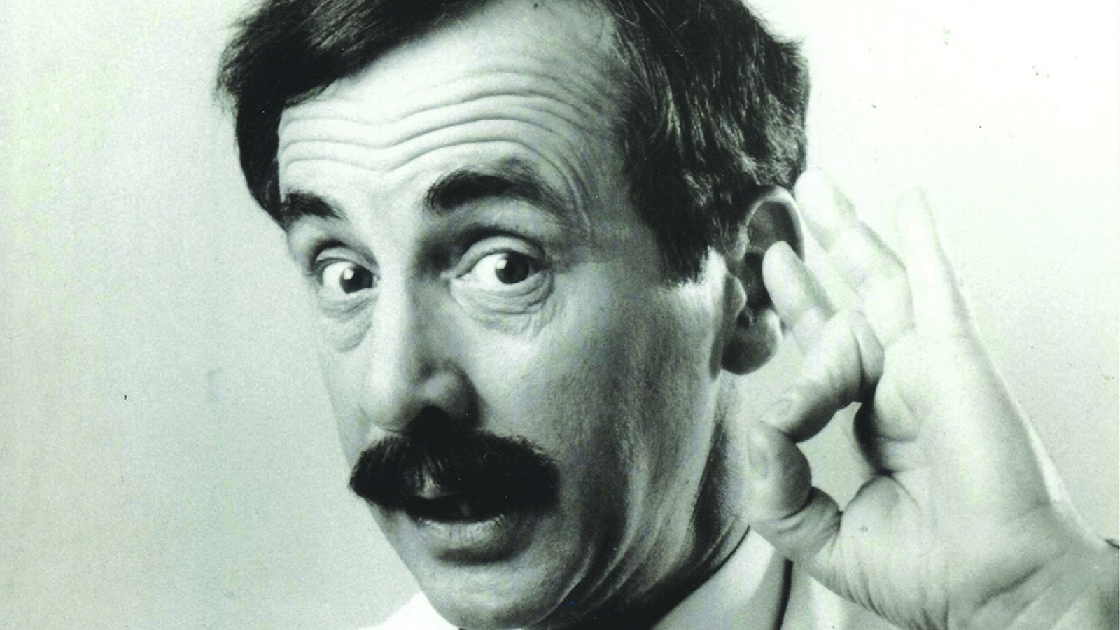 Andrew Sachs, el popular camarero Manuel de la serie británica 'Fawlty Towers'