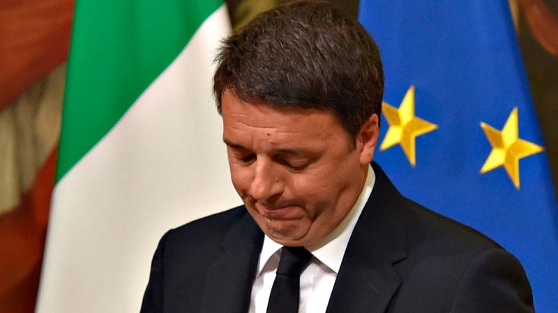 Renzi dimite como primer ministro de Italia tras no lograr aprobar en referéndum su reforma constitucional 
