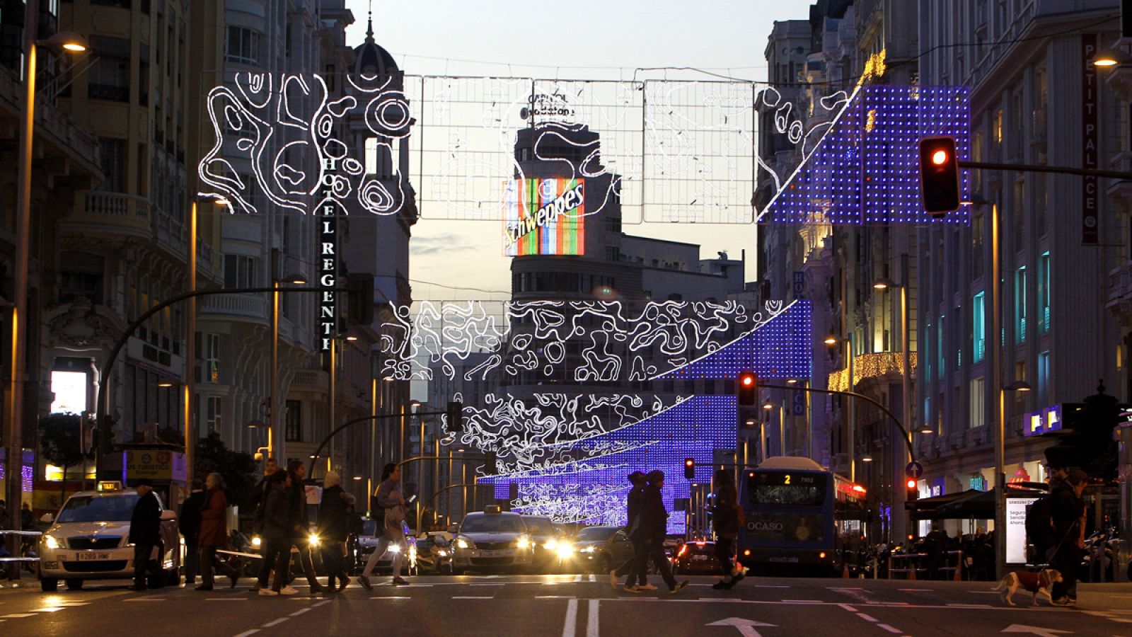 El Ayuntamiento de Madrid "va a continuar con su acción tendente al fomento del transporte público en vehículos no contaminantes".