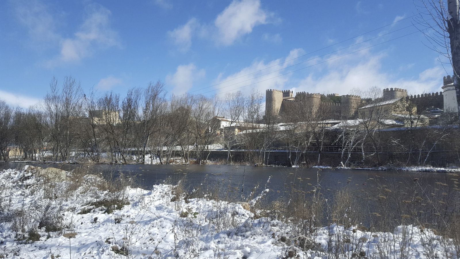 La muralla de la ciudad, la catedral, la Semana Santa y la gastronomía abulense serán los protagonistas del documental
