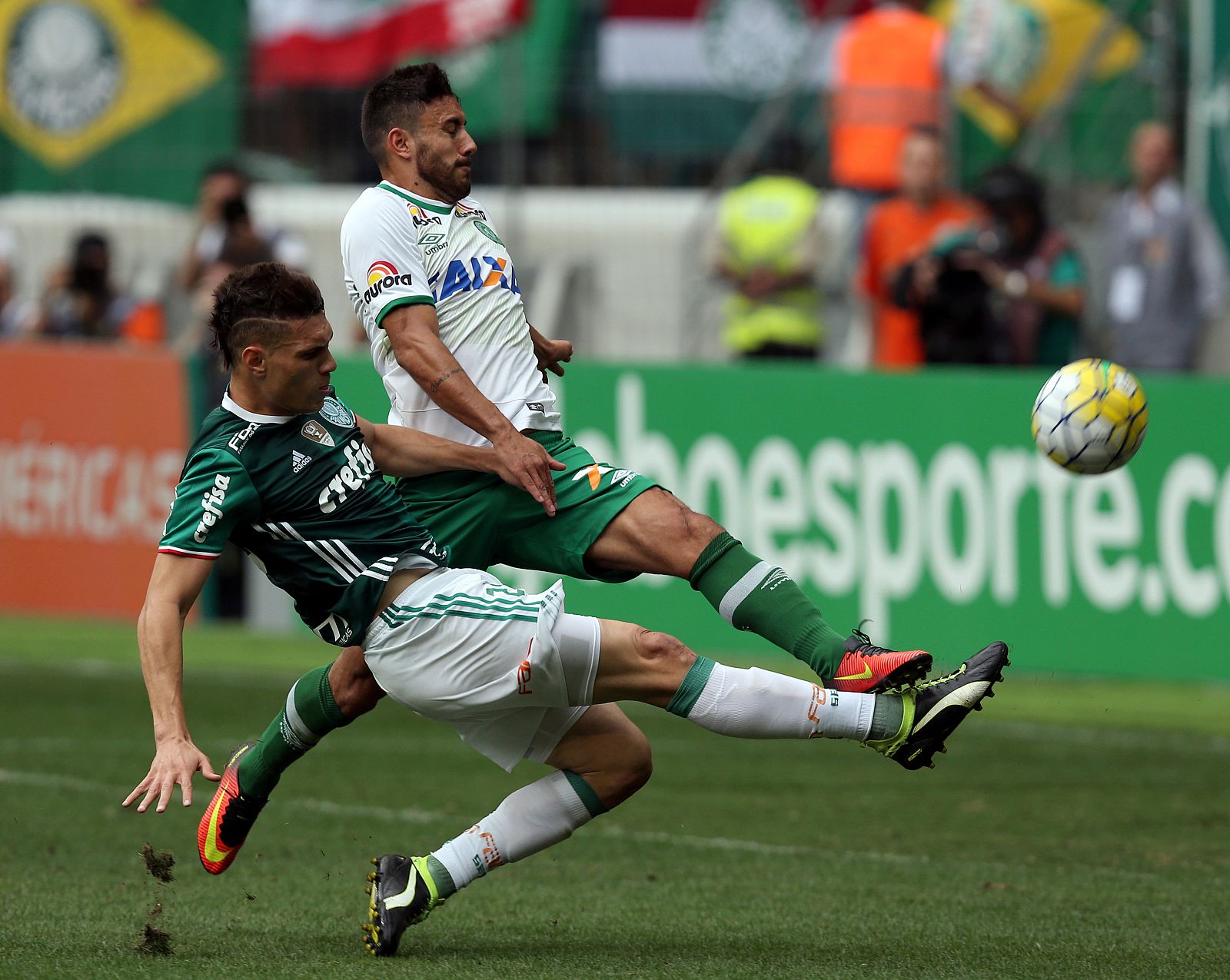Imagen de Alan Ruschel en un partido ante Palmeiras.