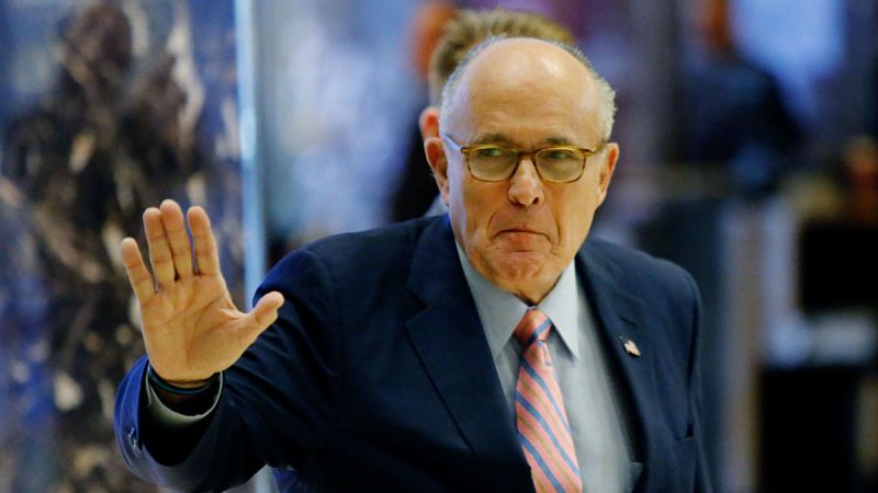 Giuliani se aparta de cualquier posición en el futuro equipo de Trump