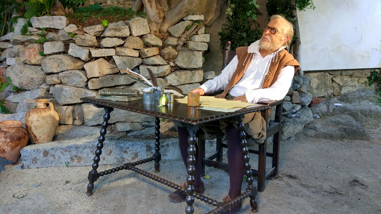 La película da a conocer la vida del escritor, más allá de su gran obra 'El Quijote'