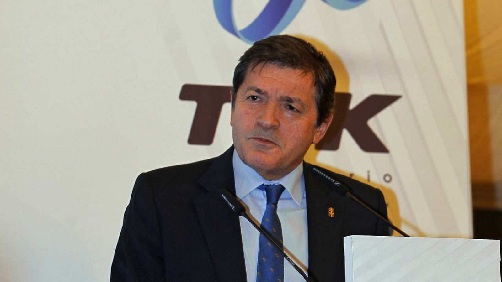 El presidente del Principado de Asturias, Javier Fernández, durante su intervención en el acto de celebración del 30 aniversario de la empresa TSK en Gijón