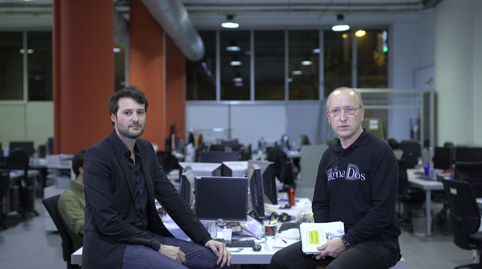 El filósofo Enric Puig Punyet junto a Óscar López en 'Página Dos'