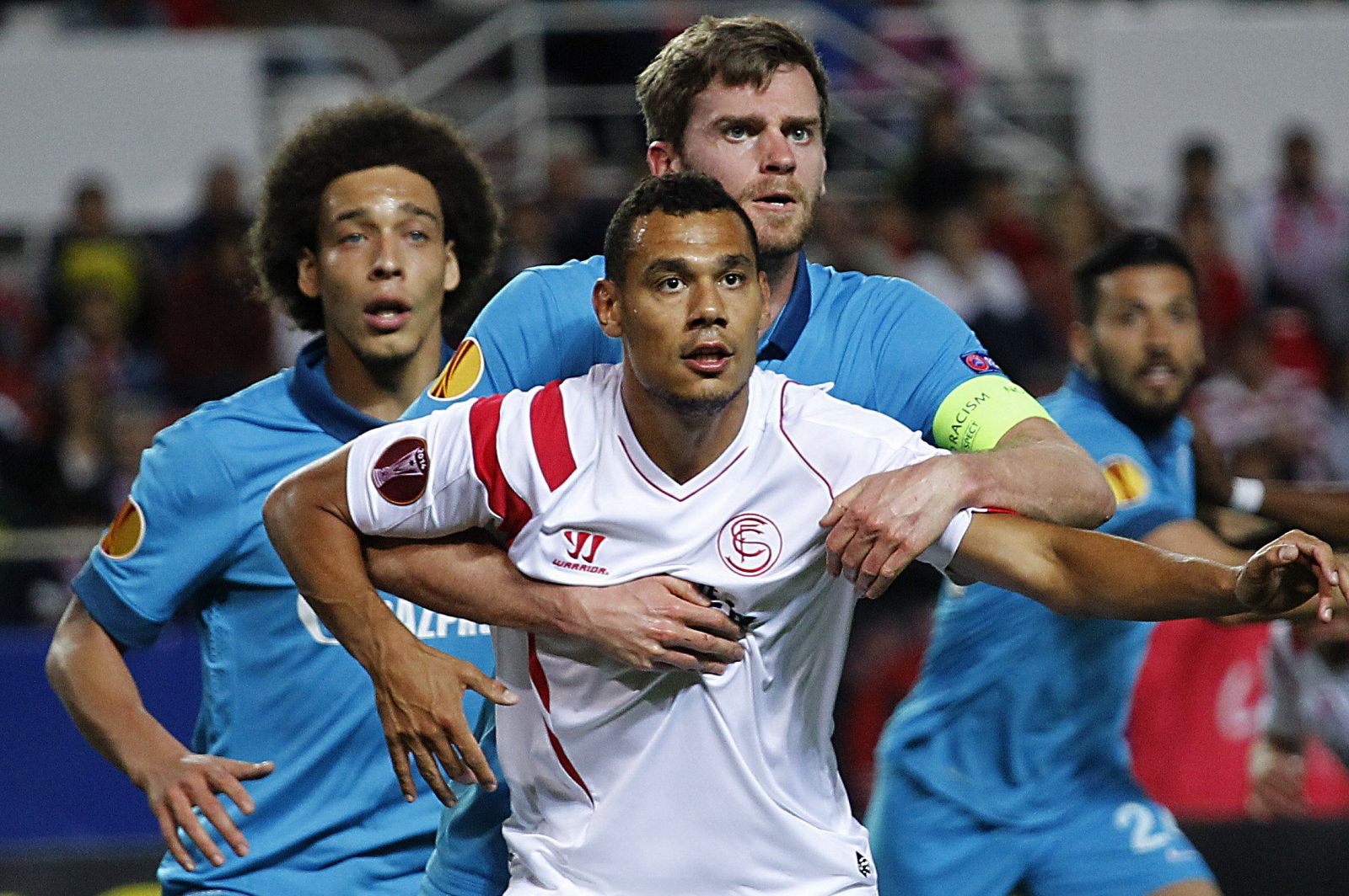 Kolodziejczak, en un partido con el Sevilla