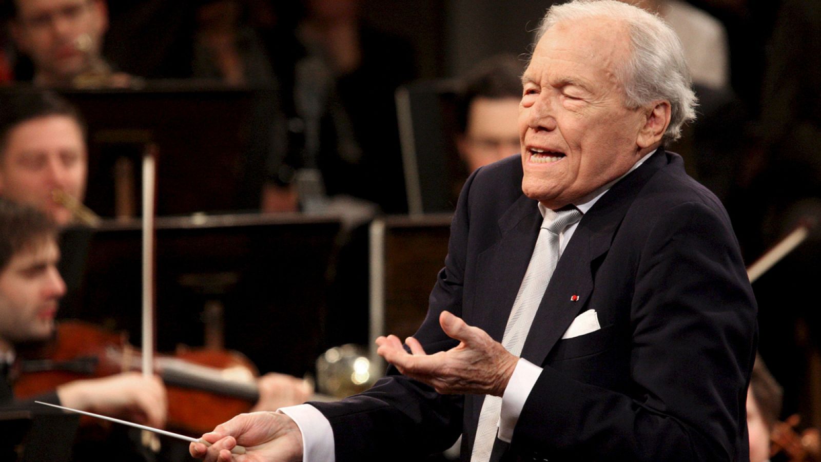 Georges Pretre, durante el ensayo del tradicional concierto de Año Nuevo con la Orquesta Filarmónica de Viena de 2008.