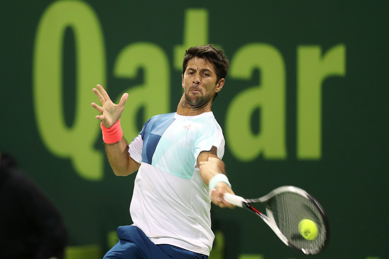 Verdasco devuelve una bola a Djokovic