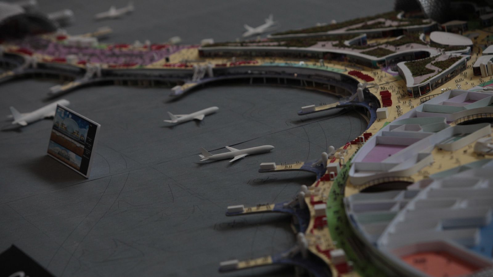 Maqueta del Nuevo Aeropuerto Internacional de Ciudad de México (NAICM)