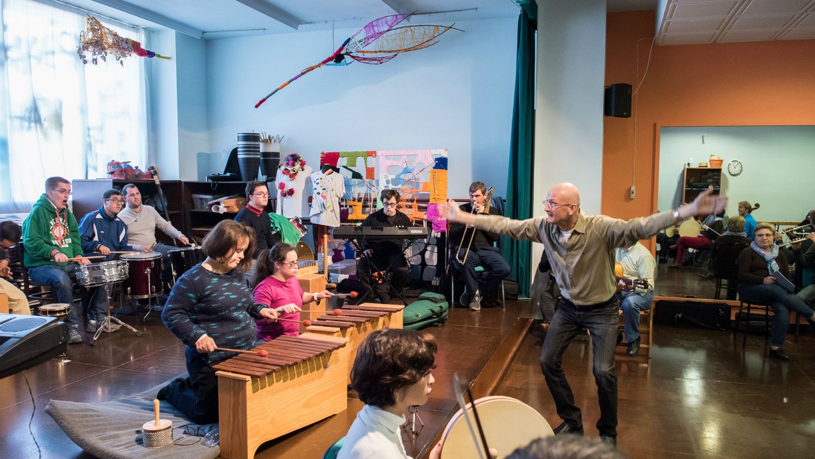 Real Orquesta Sinfónica de Sevilla (ROSS) en el que se incluye la actuación de los intérpretes participantes en 'Mosaico de Sonidos'