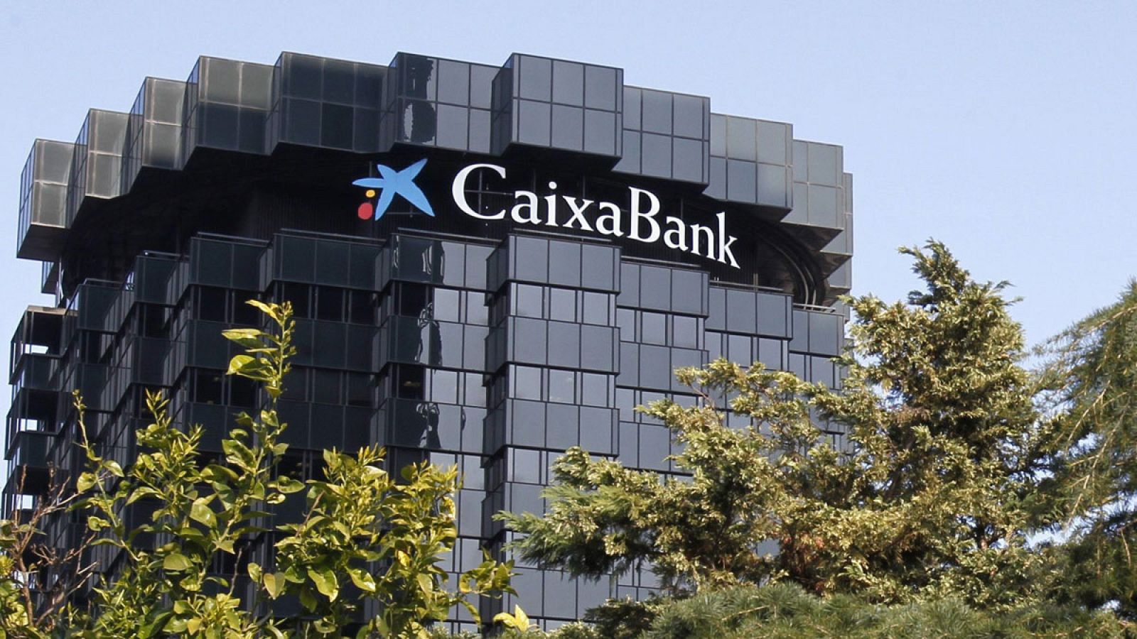 Imagen de archivo de la sede de CaixaBank en la avenida Diagonal de Barcelona