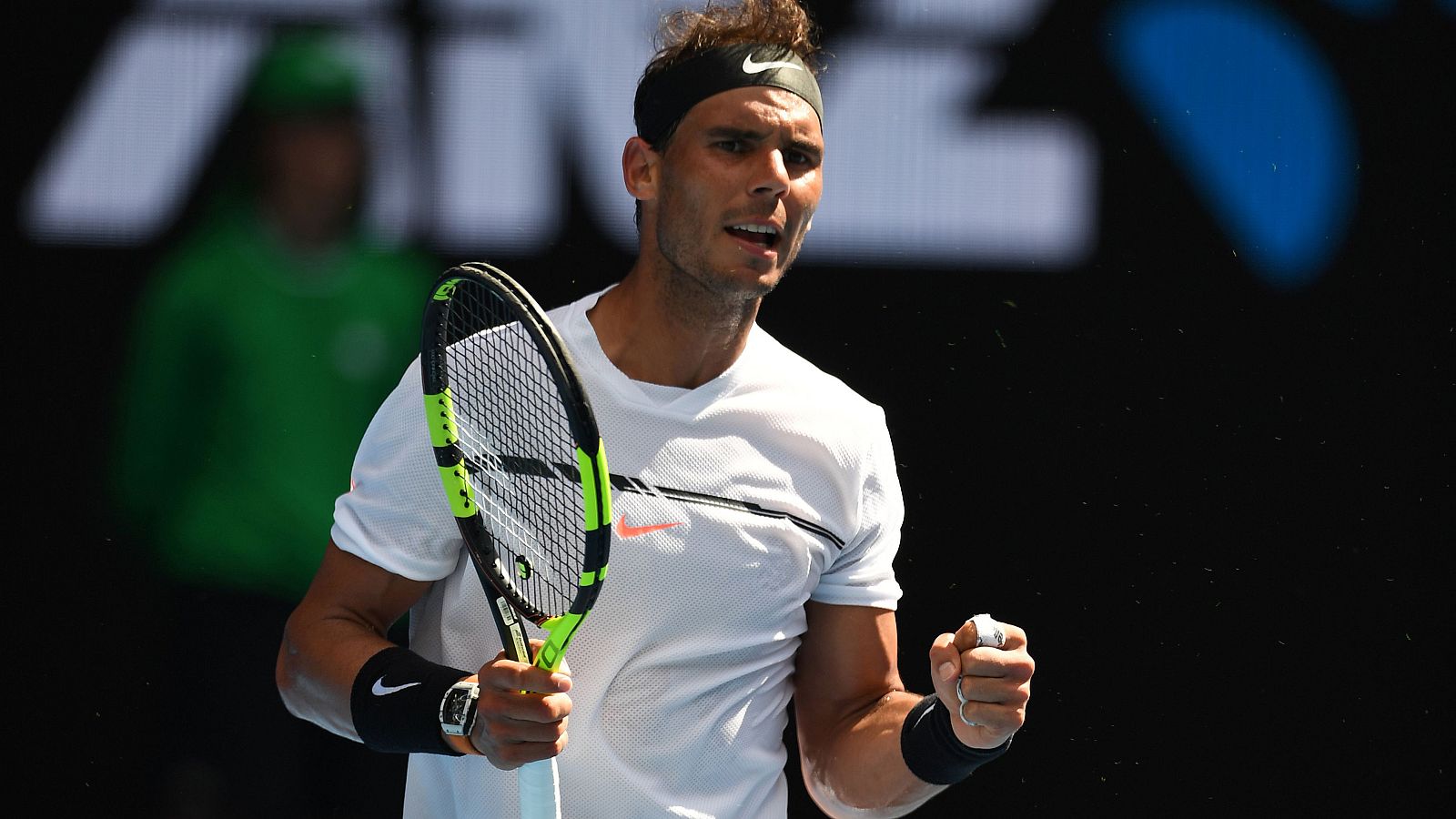 Nadal debuta con victoria en Australia