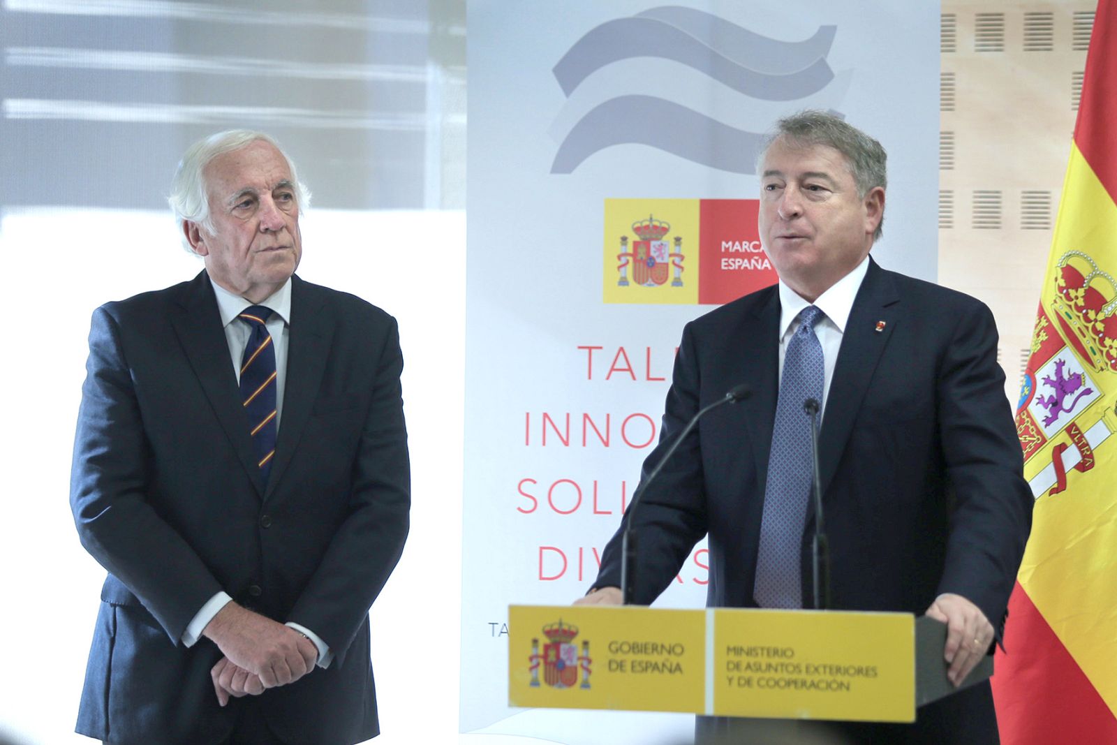 Carlos Espinosa de los Monteros y José Antonio Sánchez en la presentación de 'Spain Everywhere'