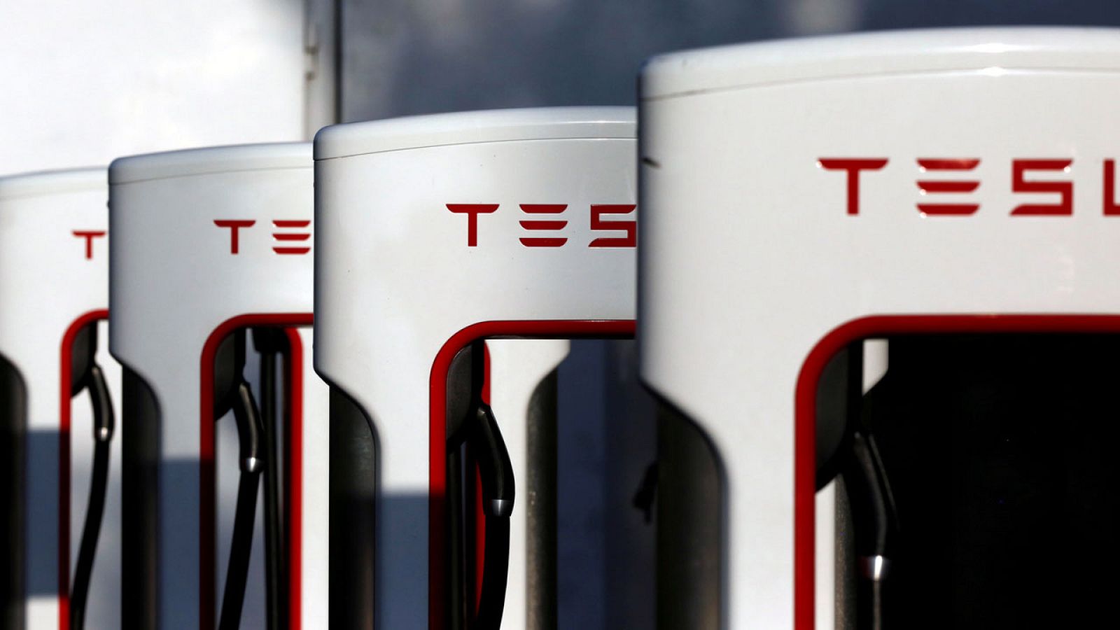 Imagen de archivo de una estación de recarga de coches eléctricos de Tesla