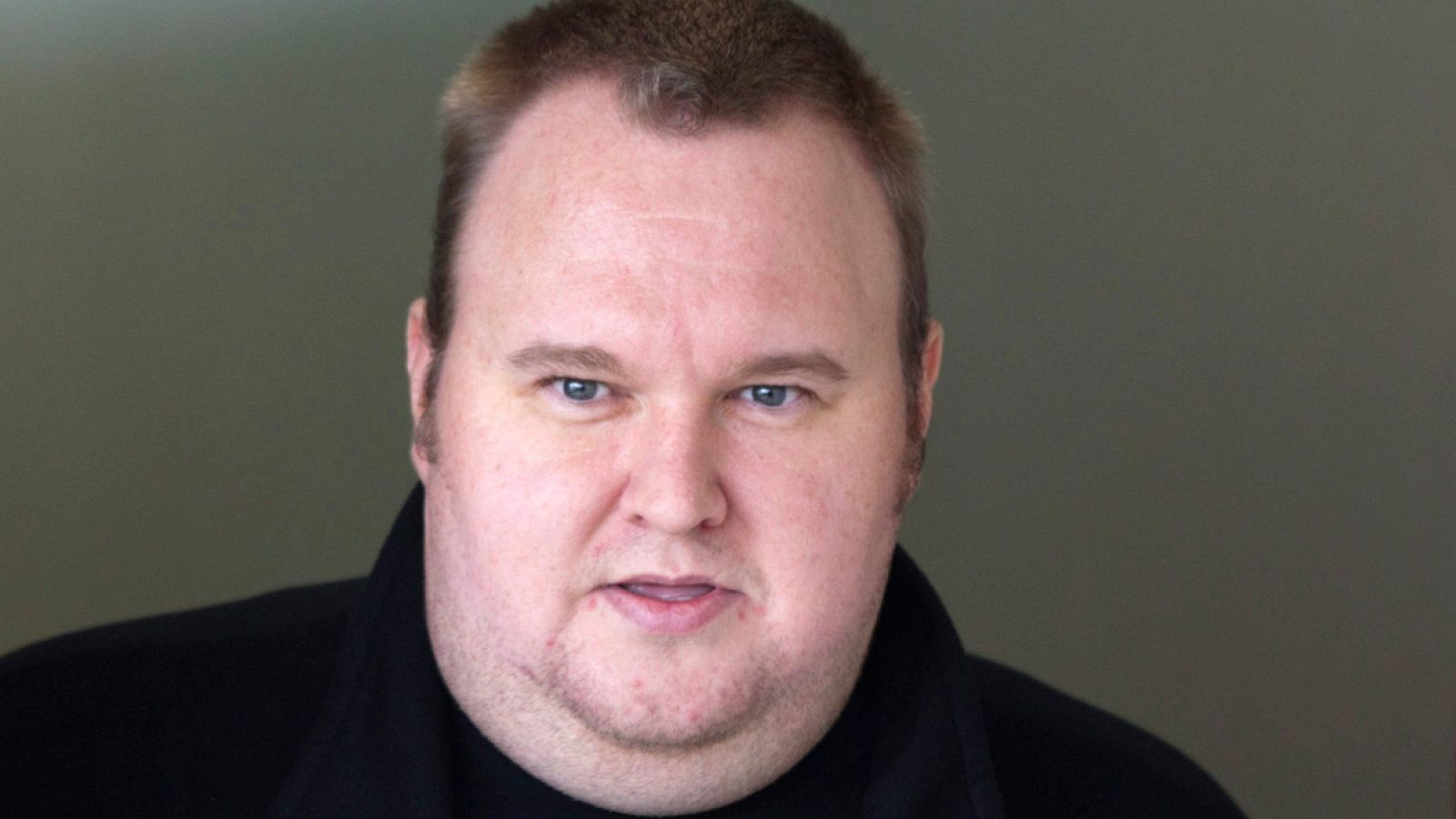 Imagen de archivo del fundador de Megaupload, Kim Schmitz o Kim Dotcom, tras ser excarcelado en Auckland (Nueva Zelanda), en 2012.