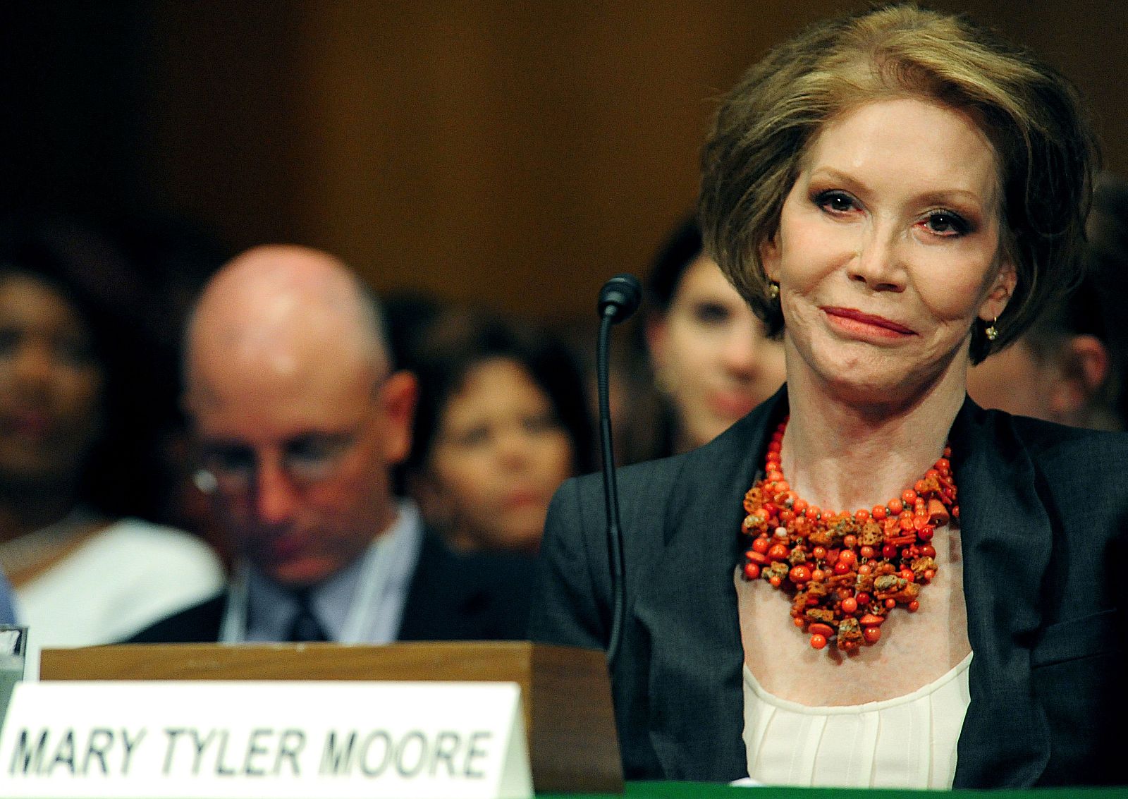 Mary Tyler Moore dies at 80
