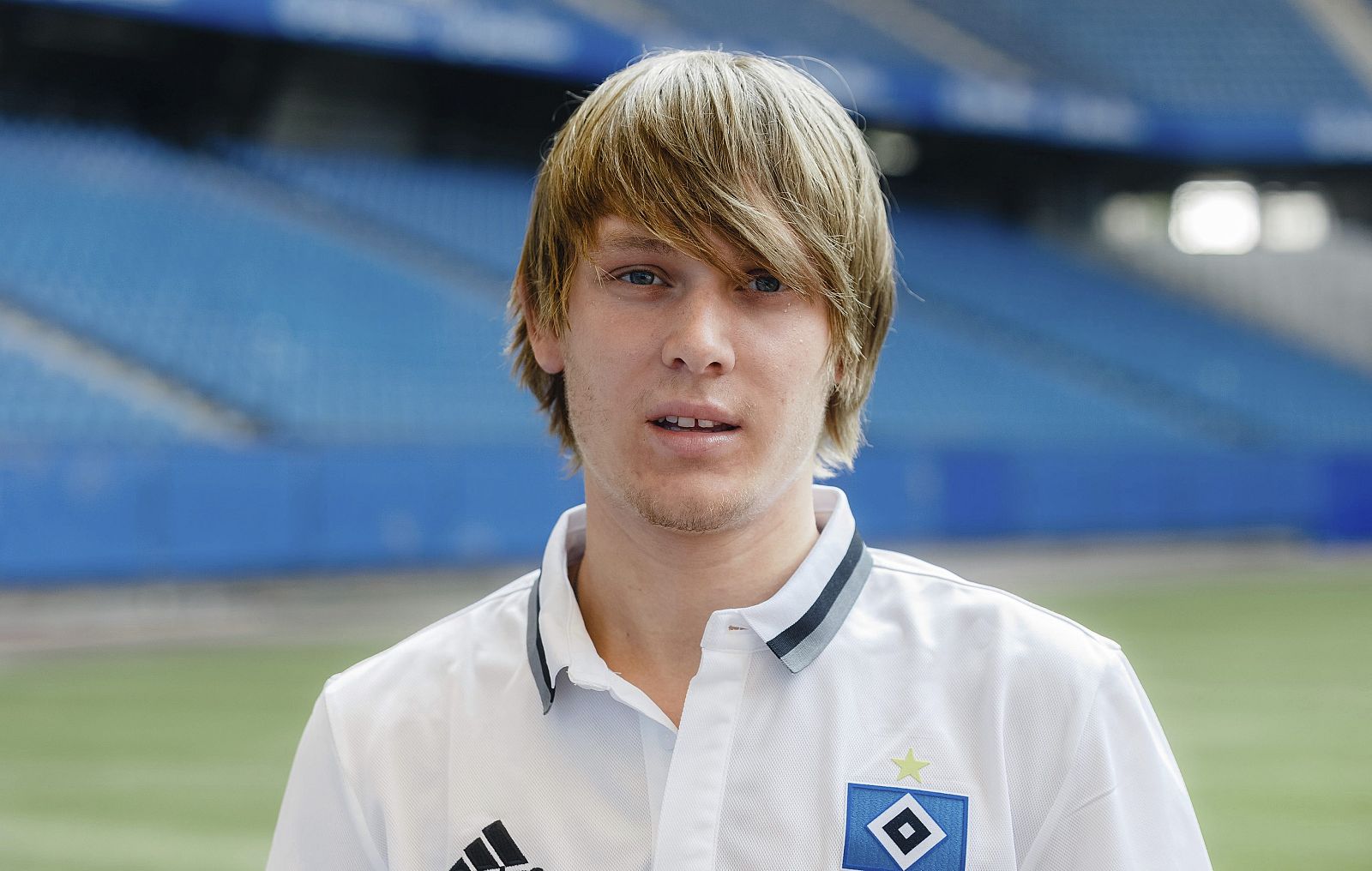Alen Halilovic en una foto de archivo de su presentación con el Hamburgo.
