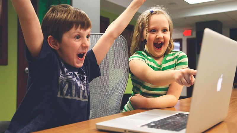 Las niñas se creen menos brillantes que los niños desde los seis años