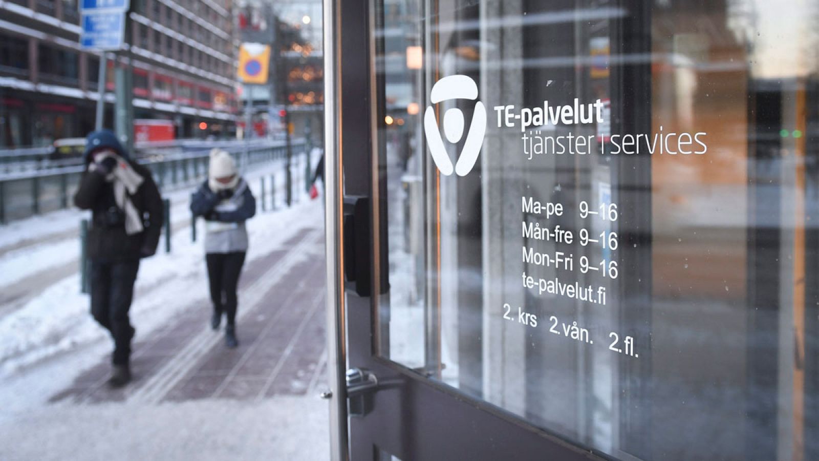 Entrada de una oficina de empleo en Helsinki, Finlandia