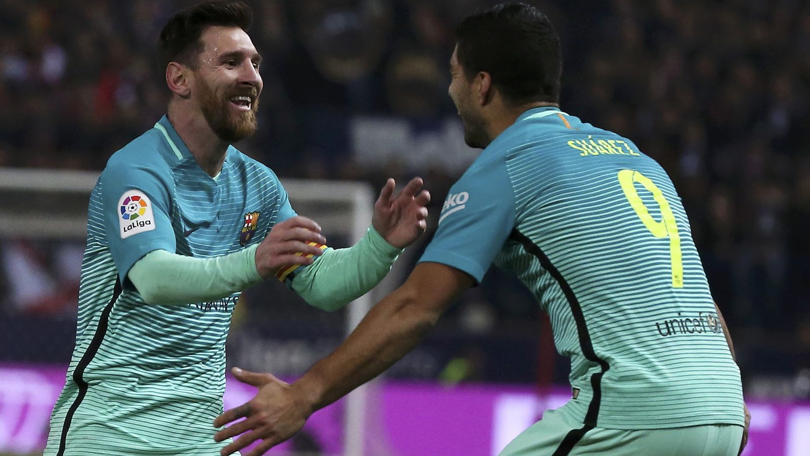 El Barça golpea primero